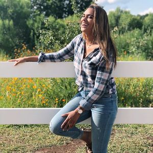 Meet your Posher, Lydia